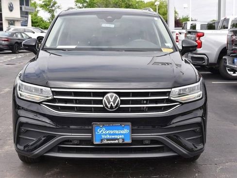 Certified 2023 Volkswagen Tiguan SE w/ Panoramic Sunroof Package FWD image 4
