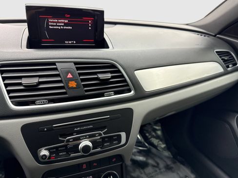 Used 2018 Audi Q3 2.0T Premium FWD image 23