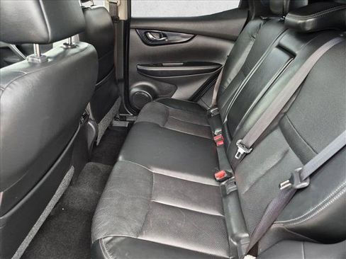Used 2017 Nissan Rogue Sport SL FWD image 20