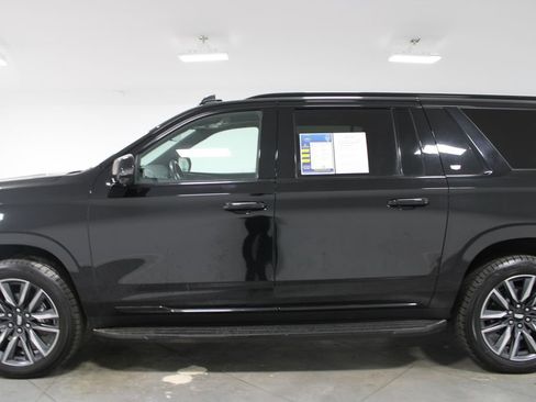 Used 2024 Cadillac Escalade ESV Sport RWD image 6