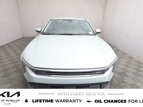 New 2025 Kia K4 LXS image 2