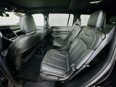 Certified 2025 Jeep Grand Cherokee L Limited w/ Luxury Tech Group II image 37