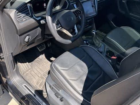 Certified 2022 Volkswagen Tiguan SEL R-Line image 11