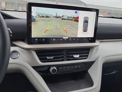 New 2026 Ford Explorer Active w/ Active Comfort Package image 17