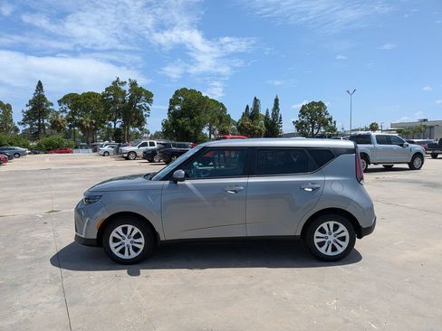 Certified 2024 Kia Soul LX FWD image 5
