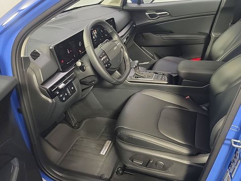 Used 2026 Kia Sportage EX FWD image 19