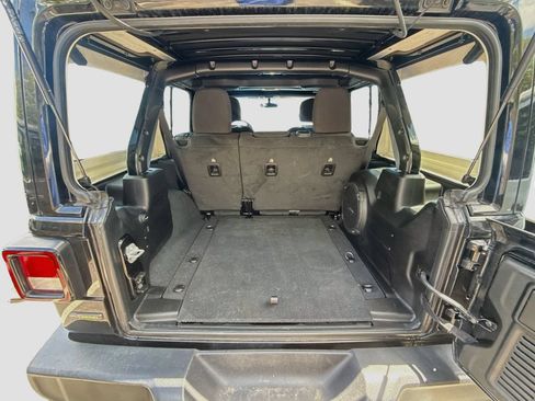 Used 2022 Jeep Wrangler Unlimited Sport w/ Sun And Sound Package AWD/4WD image 31