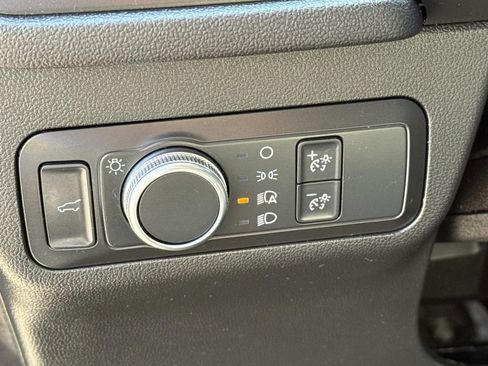 Used 2021 Ford Escape SE image 20