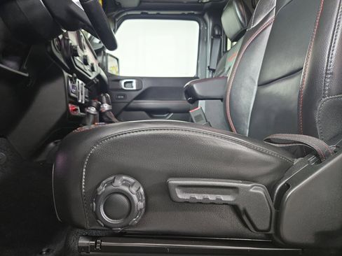 Certified 2020 Jeep Gladiator Rubicon image 32