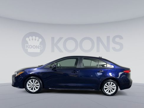 Used 2025 Toyota Corolla LE w/ LE Premium Package FWD image 7