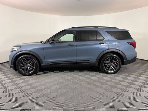 Used 2025 Ford Explorer ST AWD/4WD image 6