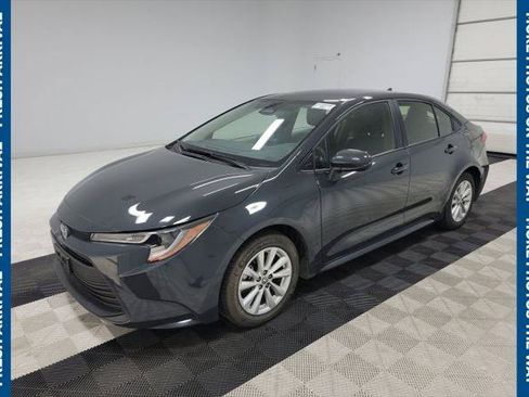 Certified 2025 Toyota Corolla LE w/ LE Premium Package FWD image 1