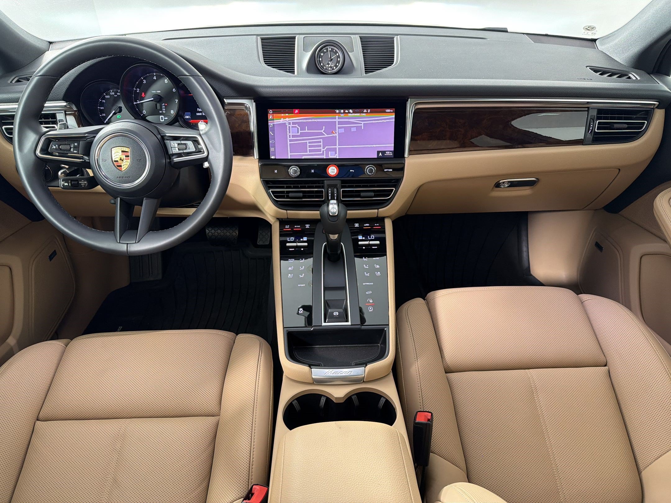 Certified 2026 Porsche Macan AWD/4WD image 15