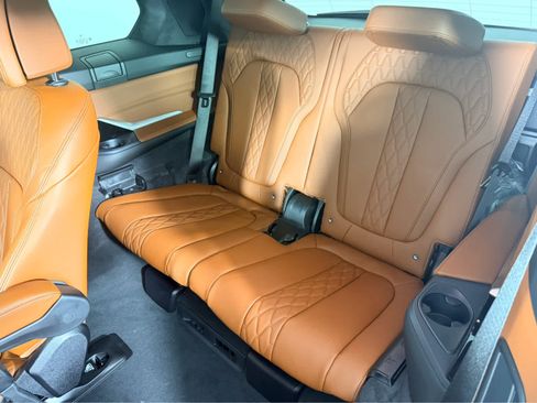 New 2026 BMW X7 M60i image 20