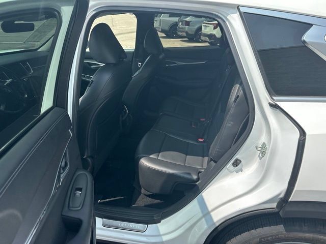 Used 2023 INFINITI QX50 Luxe FWD image 16