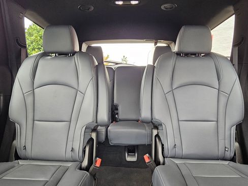 Used 2024 Buick Enclave Premium image 25