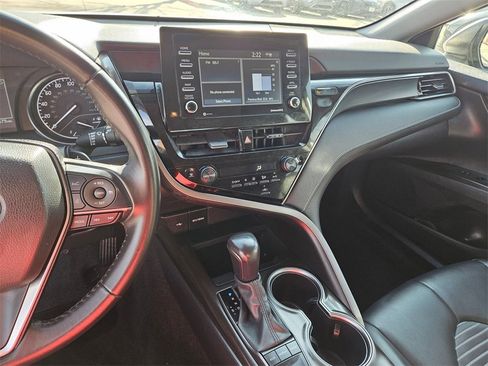 Used 2024 Toyota Camry SE image 20