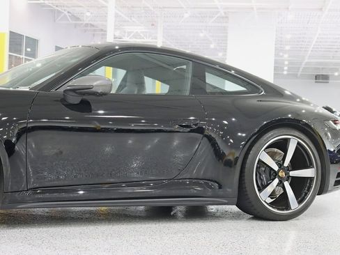 Used 2023 Porsche 911 Carrera T RWD image 3