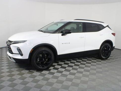 Used 2024 Chevrolet Blazer LT w/ Convenience Package image 2