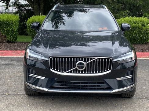 Used 2023 Volvo XC60 B5 Plus FWD image 12