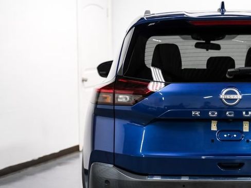 Used 2023 Nissan Rogue SV w/ SV Premium B Package FWD image 42