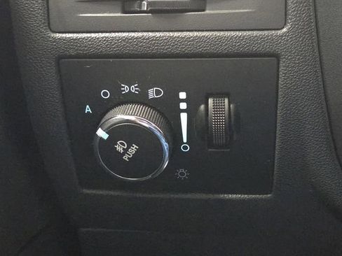 Used 2012 Dodge Challenger R/T image 21