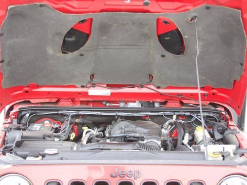 Used 2015 Jeep Wrangler Unlimited Sahara AWD/4WD image 18