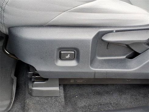 Certified 2026 Toyota Tacoma SR5 image 4