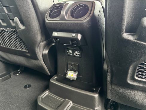 Used 2021 Jeep Wrangler Unlimited Rubicon w/ Uconnect 4C Nav & Sound Group AWD/4WD image 15