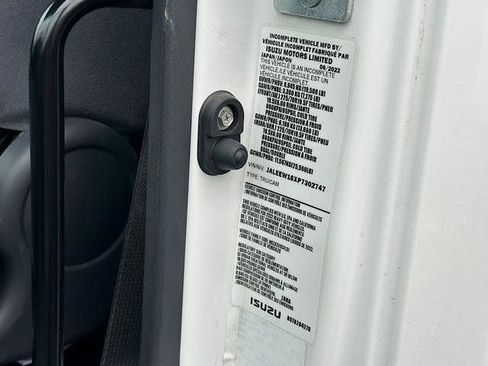 Used 2023 Chevrolet Low Cab Forward 5500XD image 13