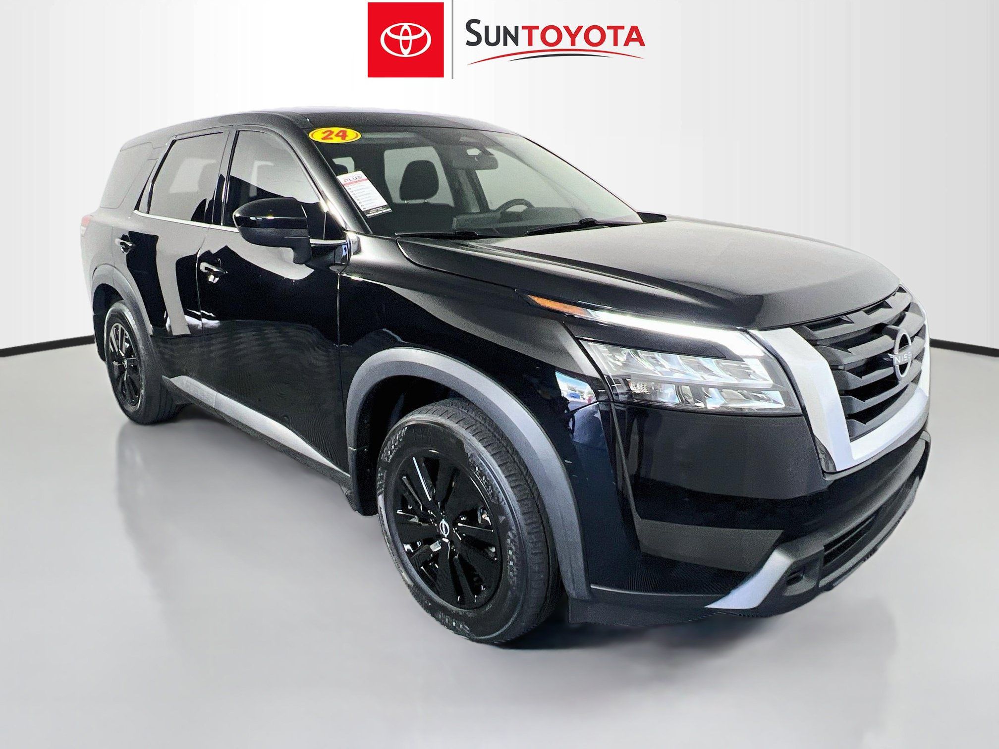 Used 2024 Nissan Pathfinder S AWD/4WD image 1