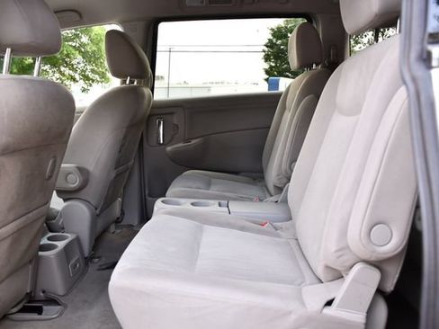 Used 2015 Nissan Quest SV FWD image 18