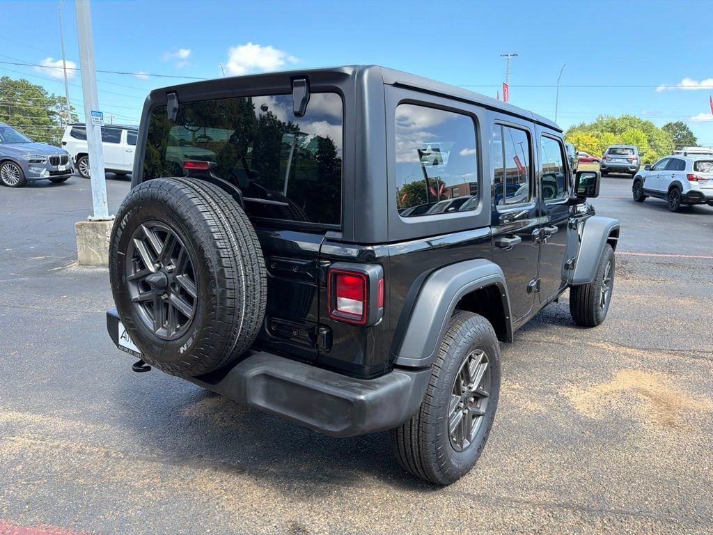 Used 2024 Jeep Wrangler Unlimited Sport AWD/4WD image 6
