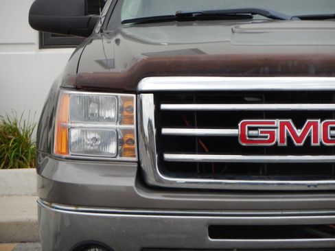 Used 2013 GMC Sierra 1500 SLE w/ Power Tech Package image 9
