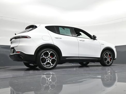 Used 2024 Alfa Romeo Tonale Veloce AWD/4WD image 32