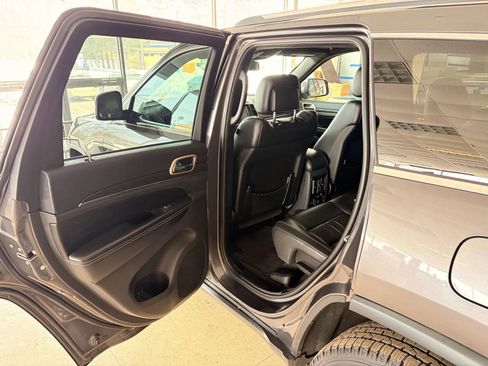Used 2016 Jeep Grand Cherokee Limited image 13