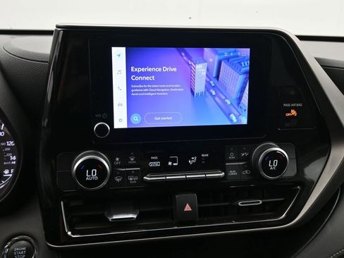 Used 2023 Toyota Highlander L image 14