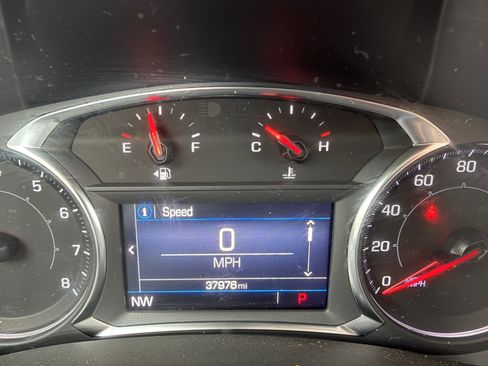 Used 2024 GMC Terrain SLE w/ Elevation Edition image 14