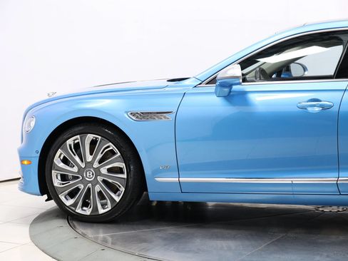 Used 2022 Bentley Flying Spur V8 AWD/4WD image 9