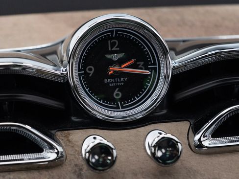 Certified 2023 Bentley Bentayga AWD/4WD image 38
