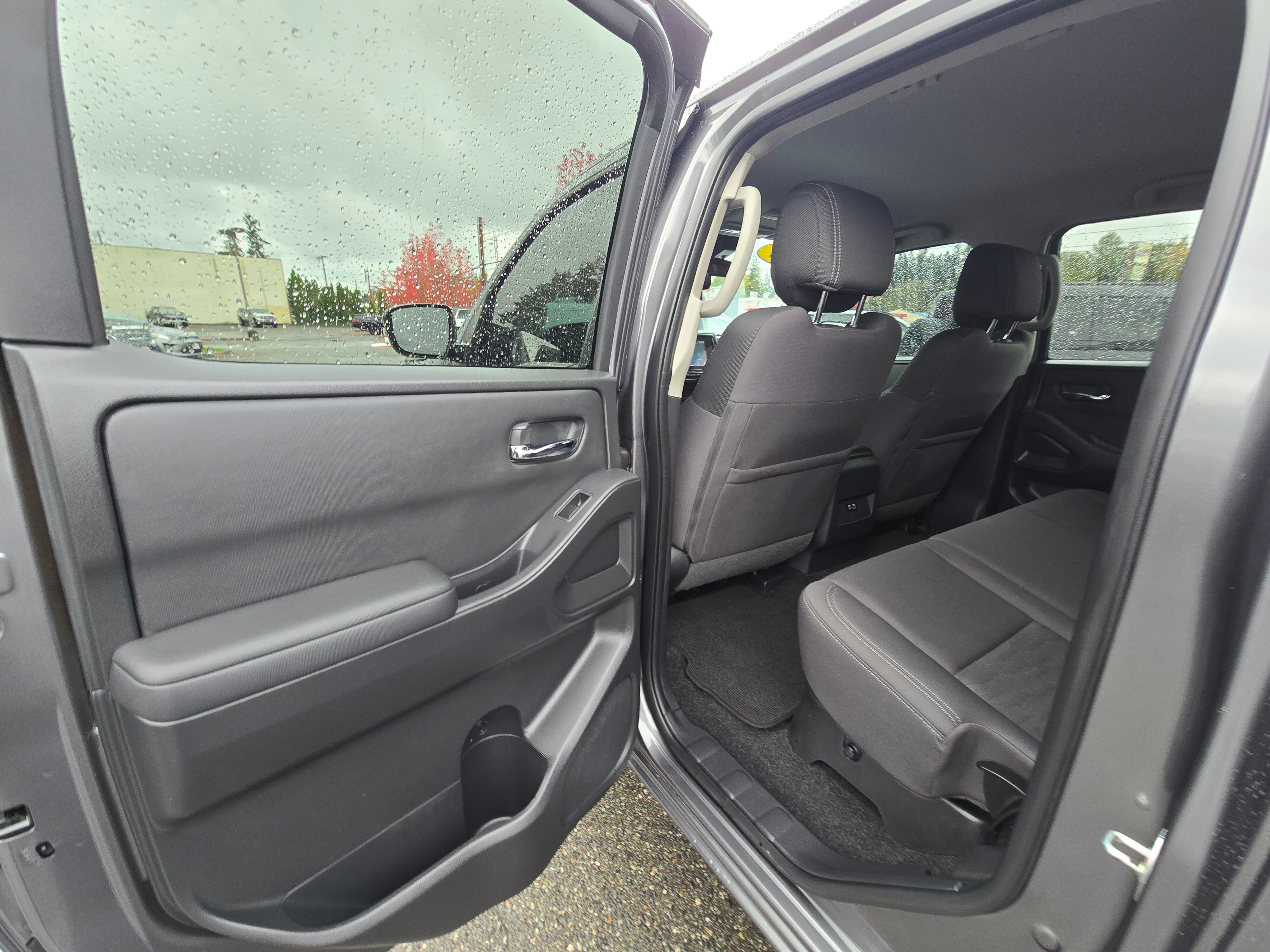Used 2022 Nissan Frontier SV AWD/4WD image 15