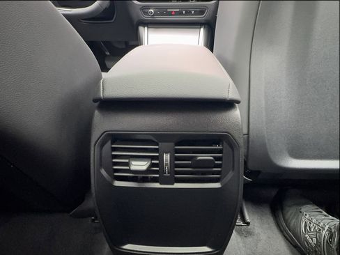 Used 2025 BMW 230i Coupe RWD image 37