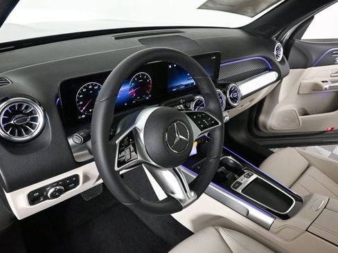 New 2026 Mercedes-Benz GLB 250 GLB 250 image 6