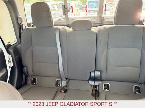 Certified 2023 Jeep Gladiator Sport AWD/4WD image 19