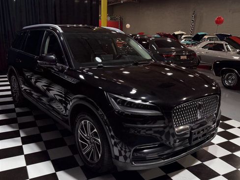 Used 2021 Lincoln Aviator AWD image 9