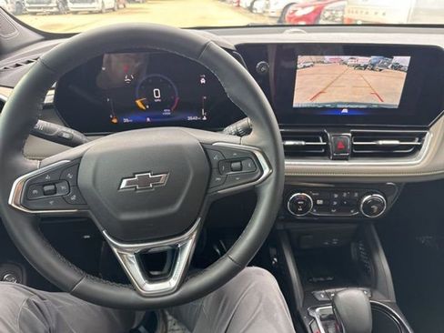 Used 2025 Chevrolet TrailBlazer ACTIV w/ Convenience Package image 19
