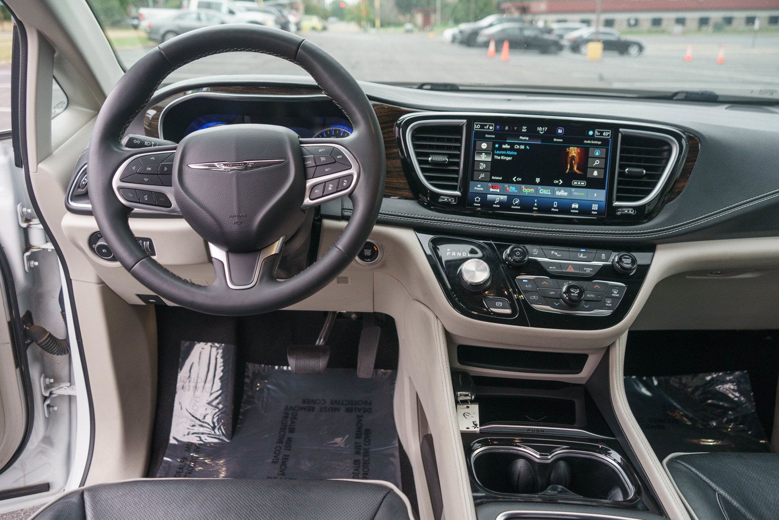Used 2023 Chrysler Pacifica Limited FWD image 12