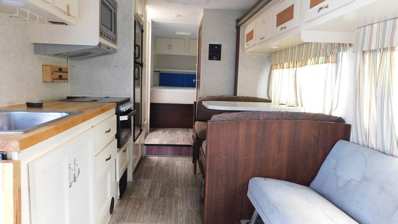 Used 2019 Ford E-450 and Econoline 450 Super Duty w/ Motorhome Prep Package RWD image 44
