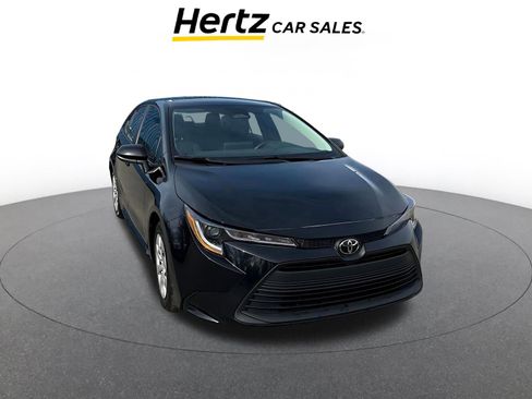 Used 2025 Toyota Corolla LE image 1