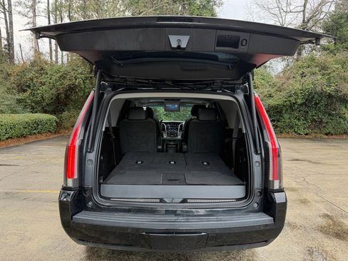 Used 2017 Cadillac Escalade Premium Luxury image 7